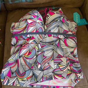 Brand new swim suit top! Never worn, new with tags!